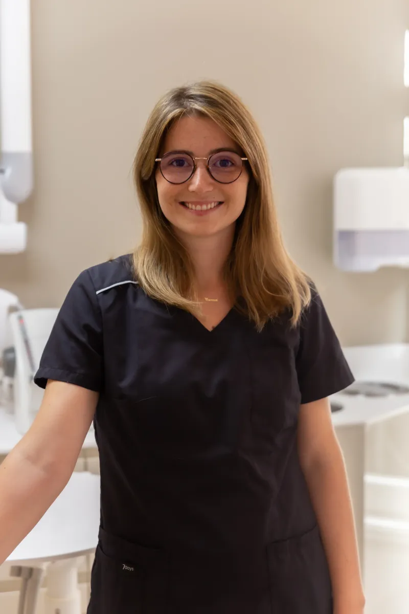 Dr Chlöé Hansenius